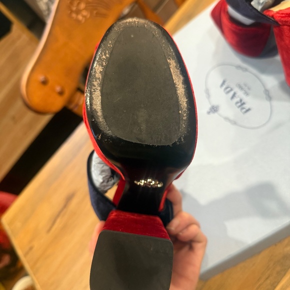 Prada shoes size 7 - Picture 3 of 8